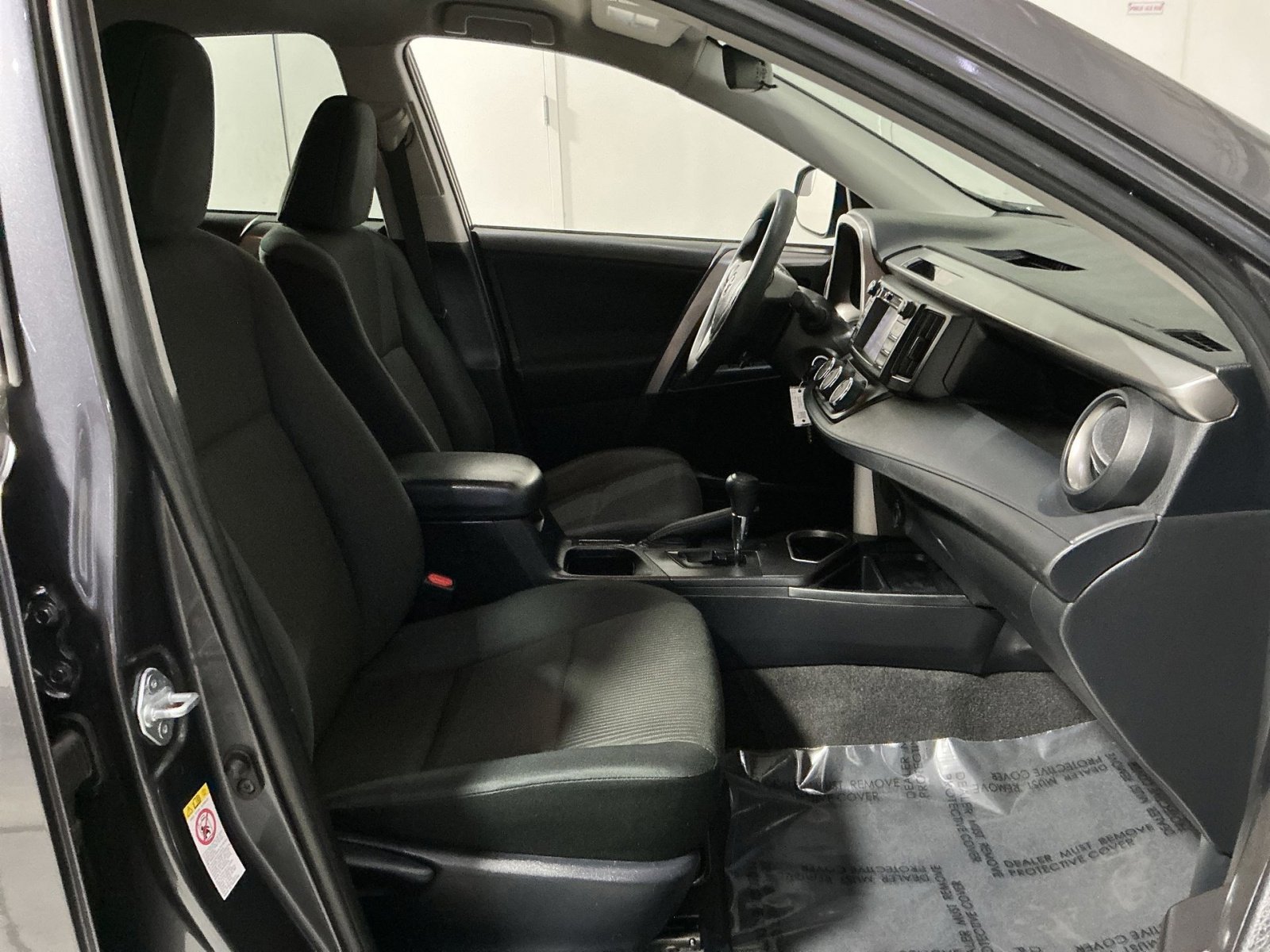 Used 2018 Toyota RAV4 LE image 32