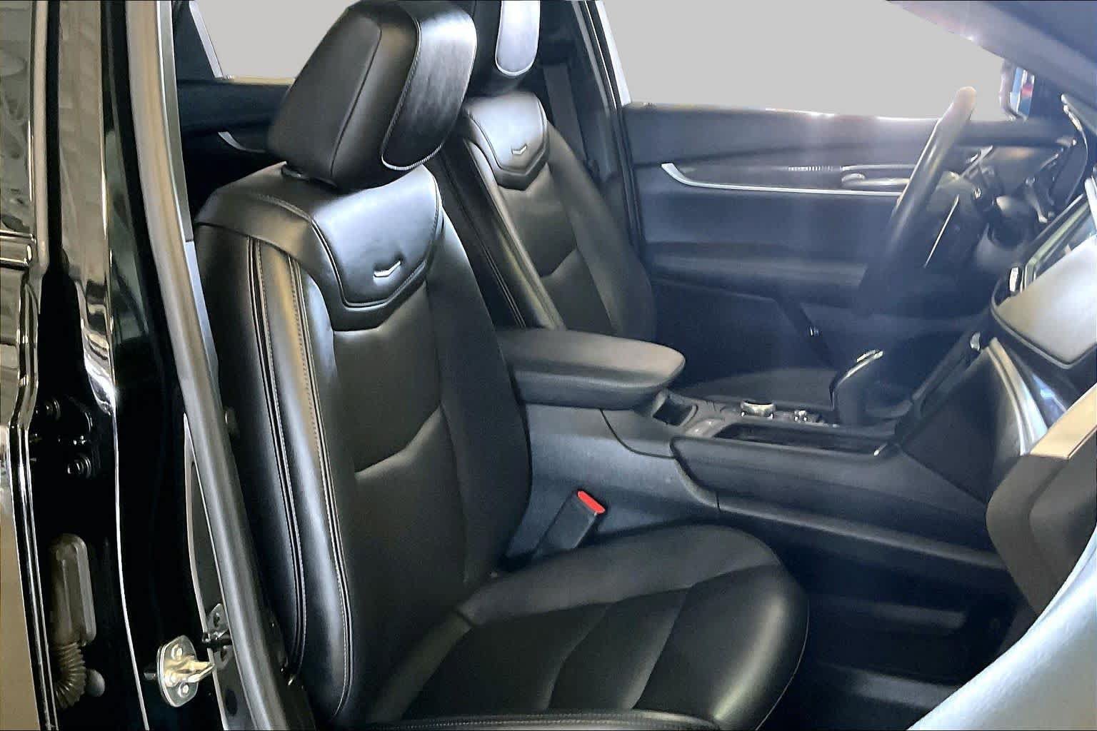 Used 2025 Cadillac XT5 Sportv w/ Technology Package AWD/4WD image 8