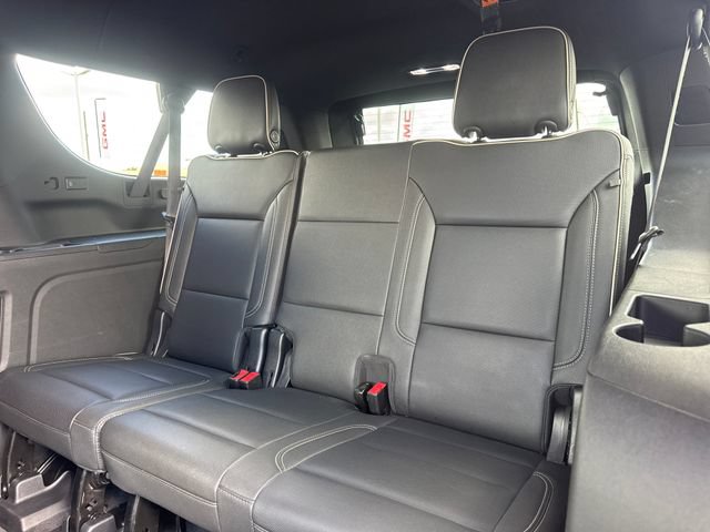 Used 2022 GMC Yukon XL SLT w/ SLT Premium Package AWD/4WD image 12