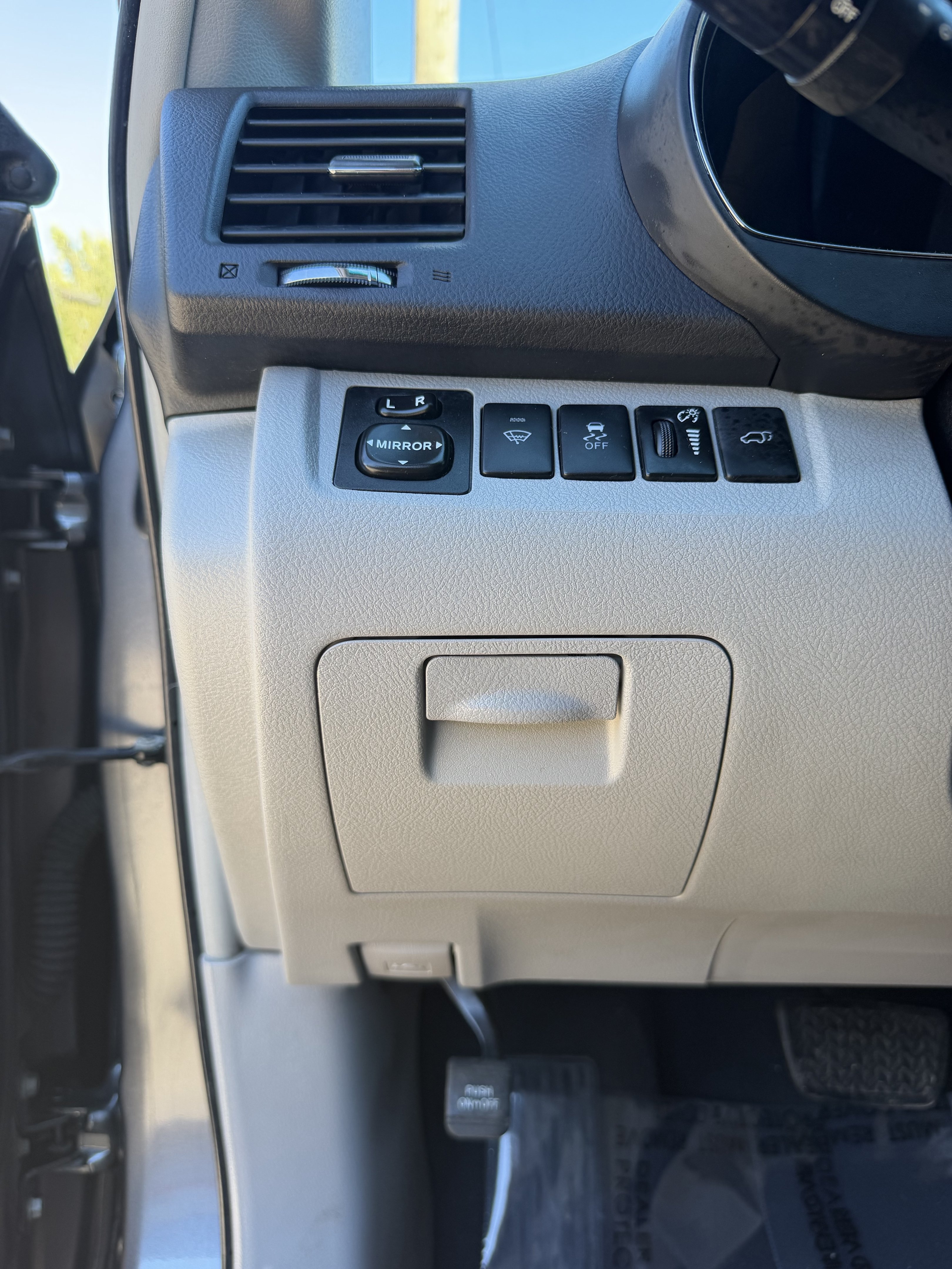 Used 2011 Toyota Highlander Limited w/ Tow Pkg FWD image 23