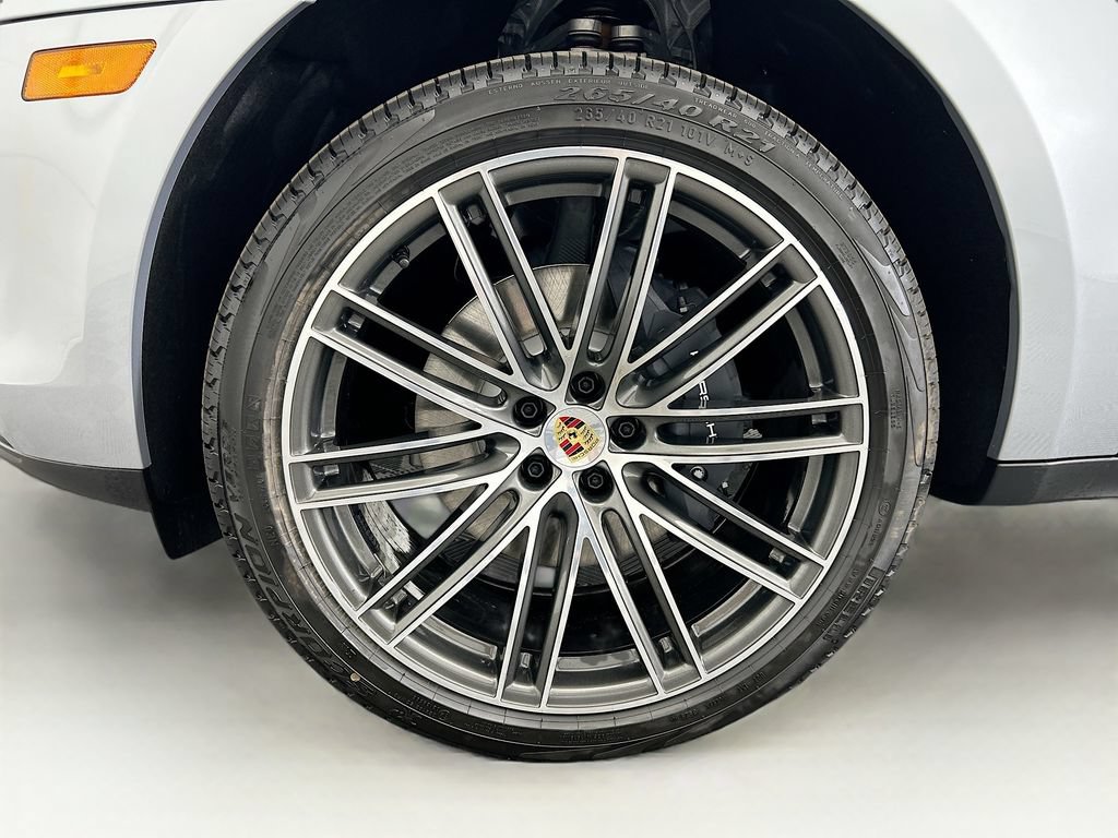Used 2026 Porsche Macan AWD/4WD image 31