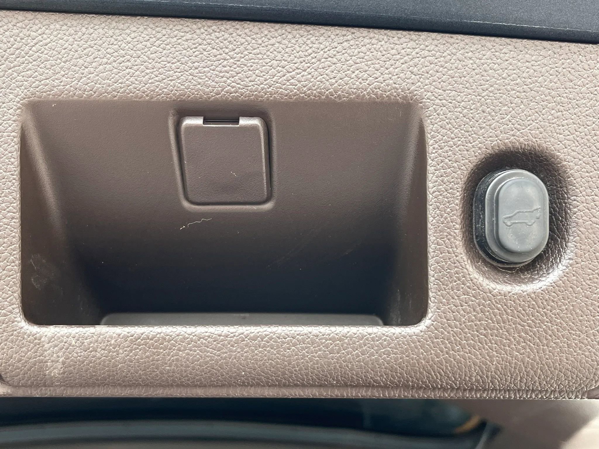 Used 2020 GMC Yukon Denali w/ Denali Ultimate Package image 13