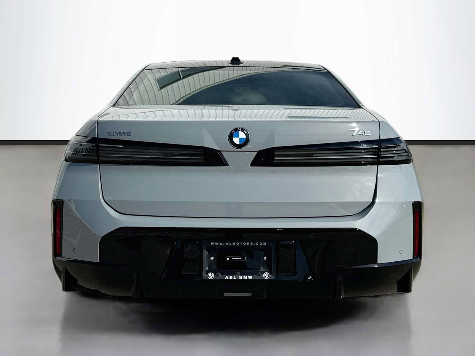 New 2027 BMW 740i xDrive w/ M Sport Package AWD/4WD image 4