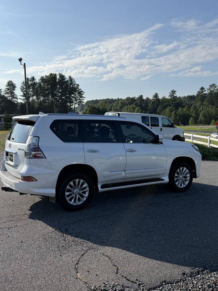 Used 2016 Lexus GX 460 AWD/4WD image 3