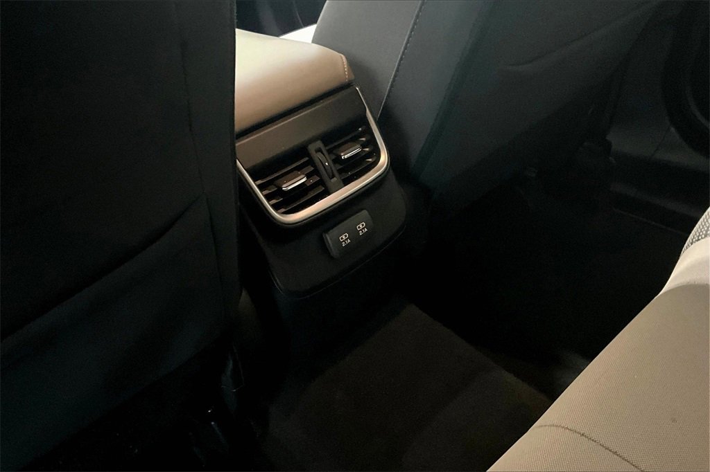 Used 2022 Subaru Outback Premium image 10