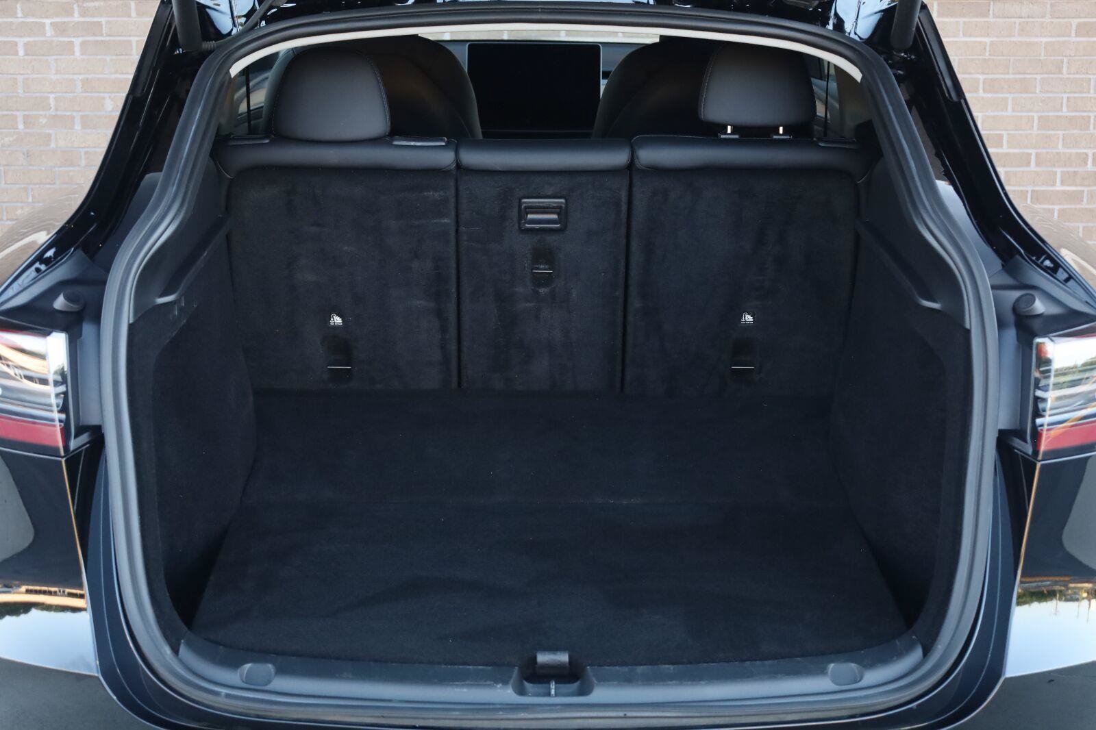 Used 2025 Tesla Model Y Long Range RWD image 13