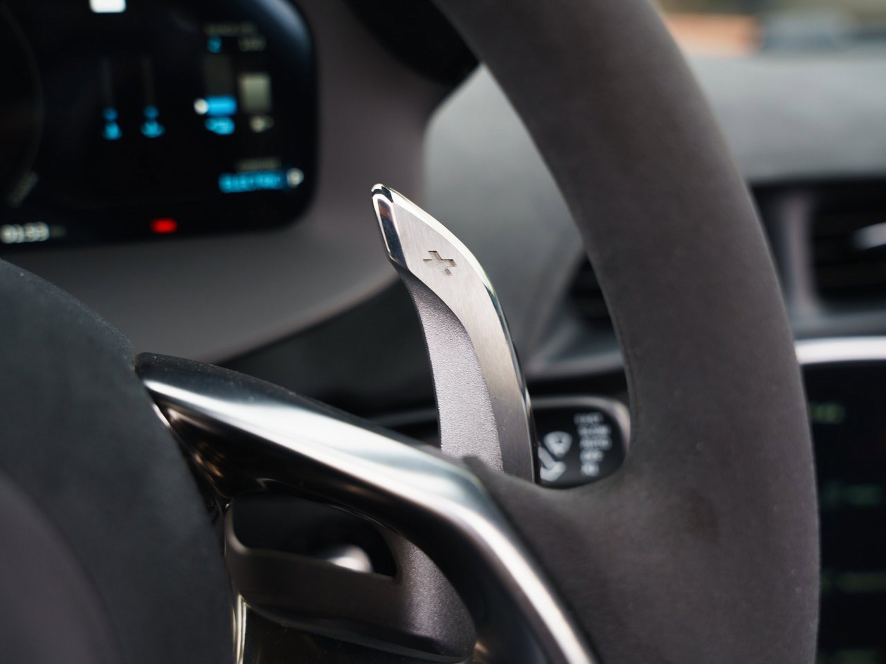 Used 2025 McLaren Artura Spider image 12