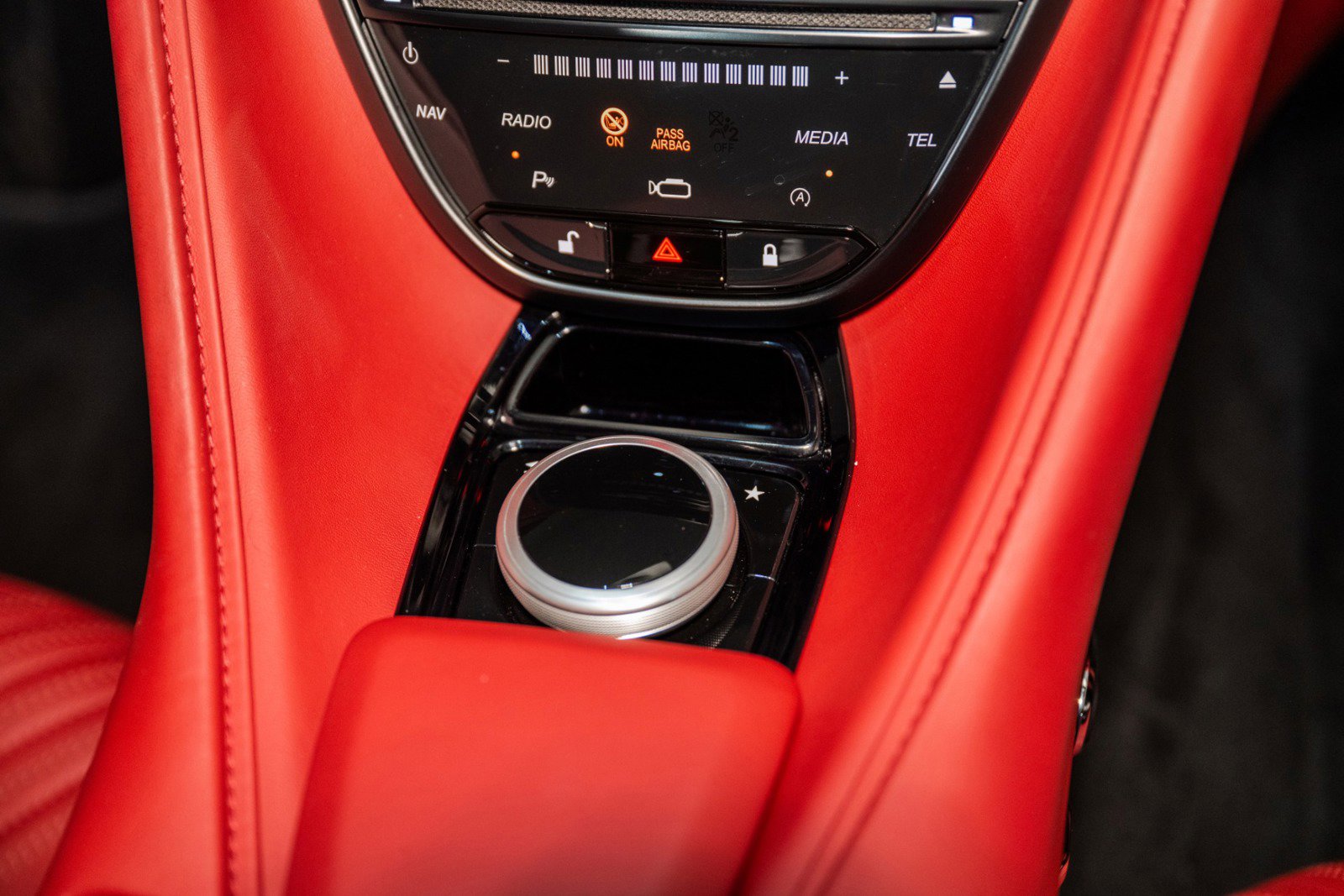 Used 2023 Aston Martin DB11 V8 image 34