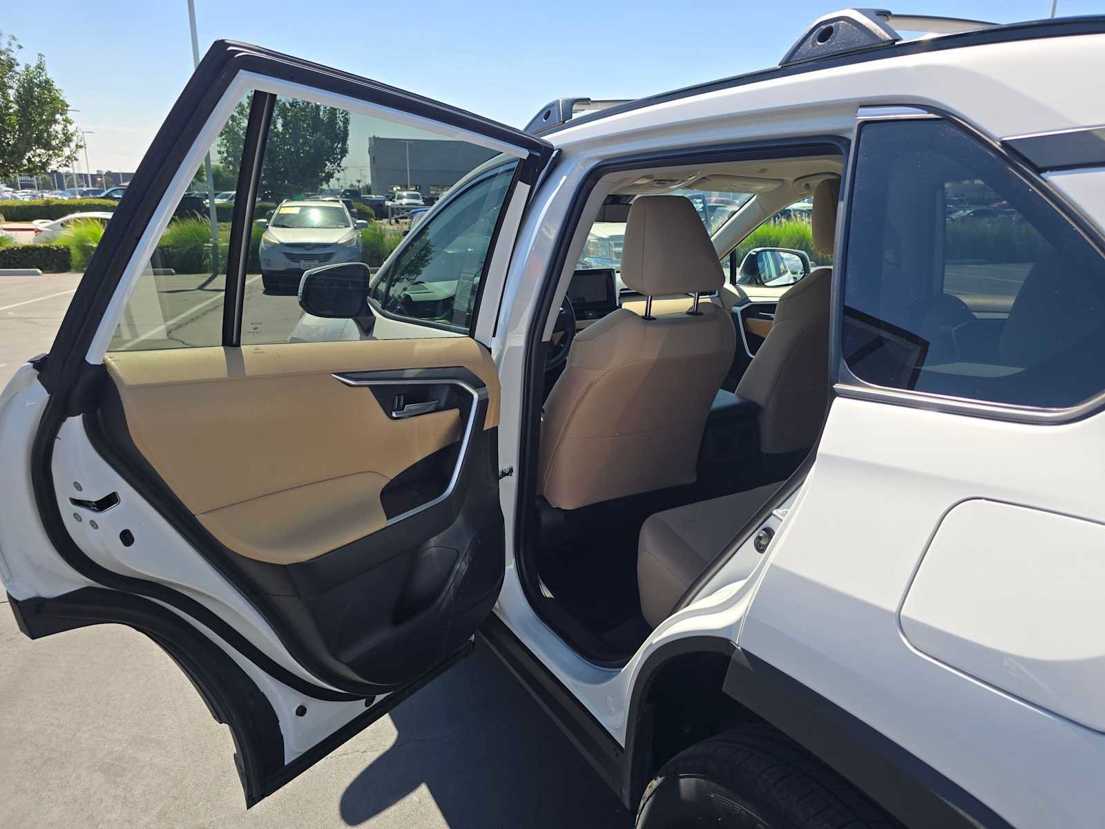 Certified 2025 Toyota RAV4 XLE FWD image 15
