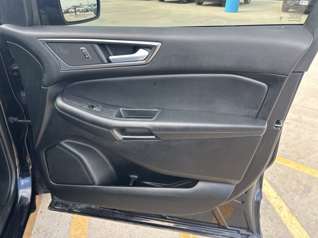 Used 2024 Ford Edge SE w/ Black Appearance Package AWD/4WD image 9