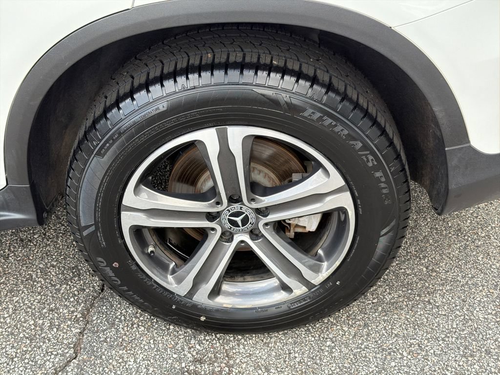 Used 2021 Mercedes-Benz GLC 300 w/ Premium Package image 20