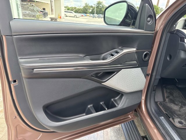 New 2025 Lincoln Navigator L Black Label image 8