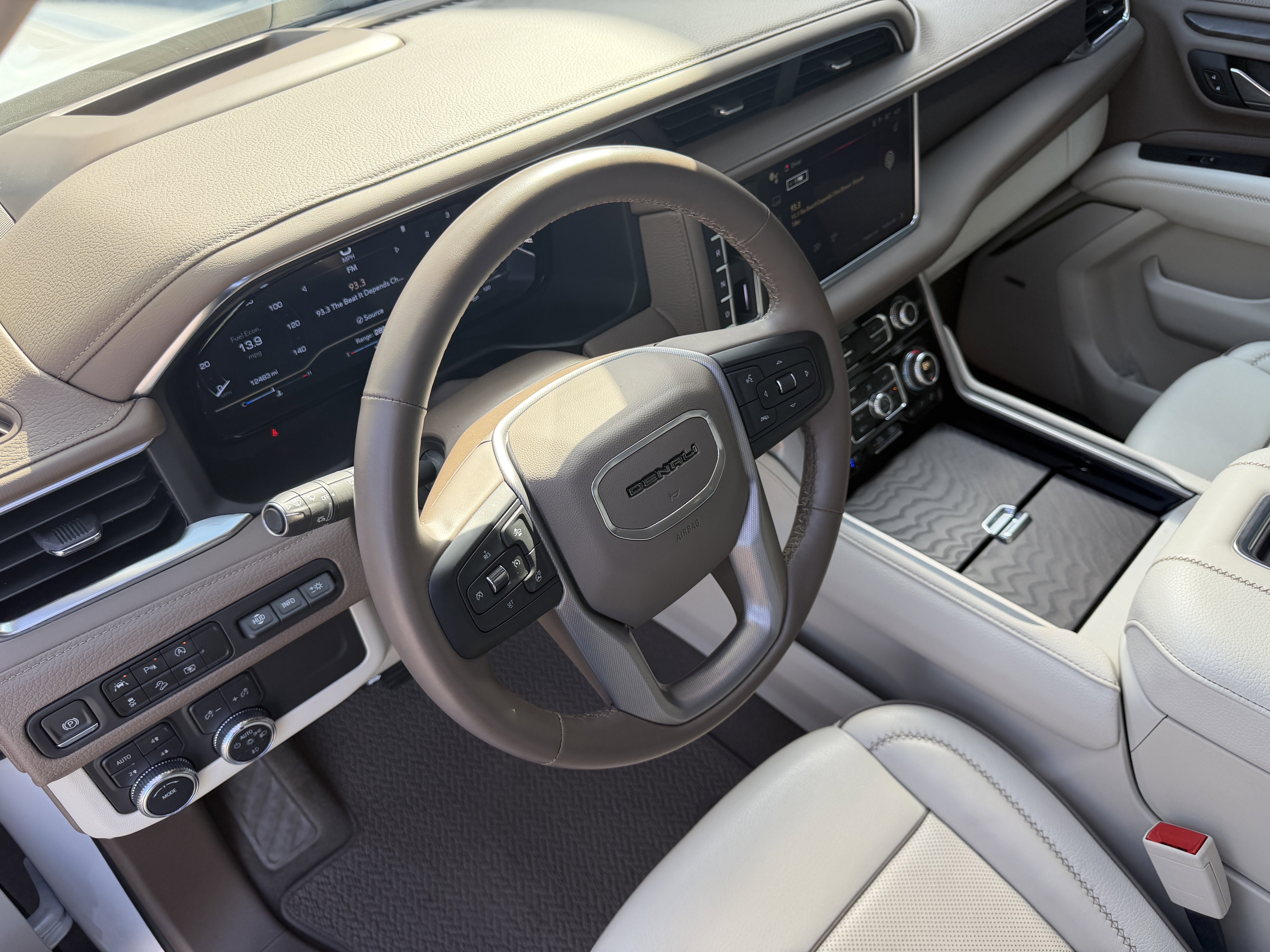 Used 2024 GMC Yukon Denali image 4