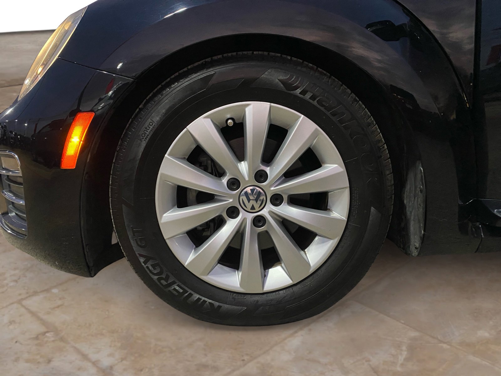 Used 2019 Volkswagen Beetle 2.0T S image 31