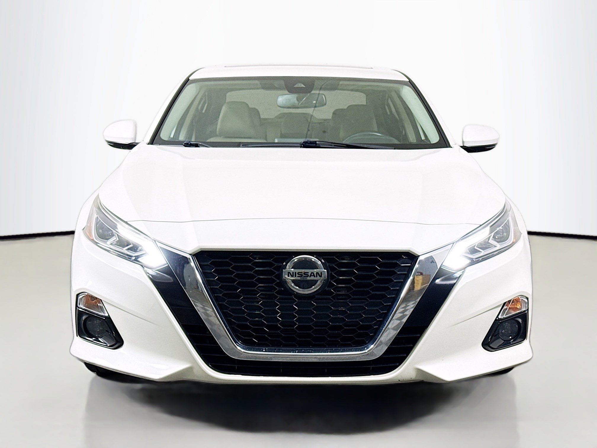 Used 2019 Nissan Altima 2.5 SL FWD image 2
