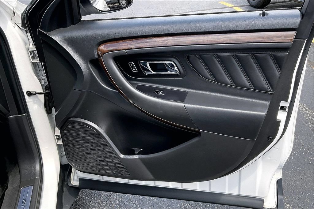 Used 2019 Ford Taurus Limited AWD/4WD image 23