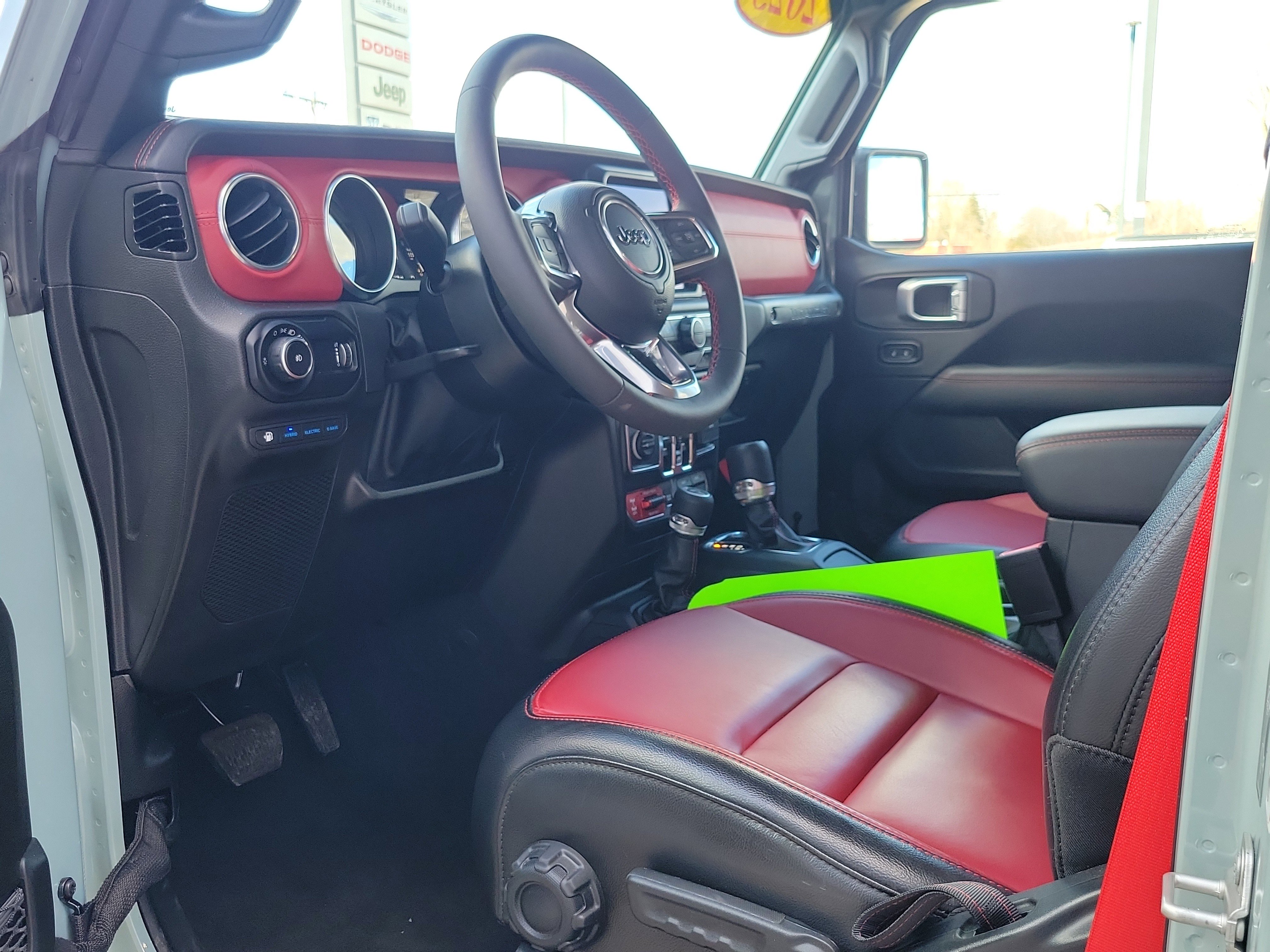 Used 2023 Jeep Wrangler Unlimited Rubicon 4xe image 7