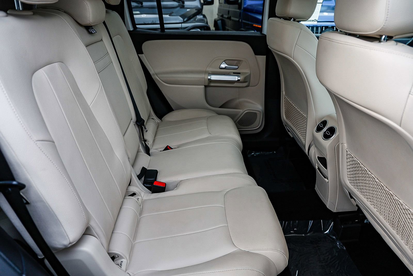 Certified 2022 Mercedes-Benz GLB 250 4MATIC image 18