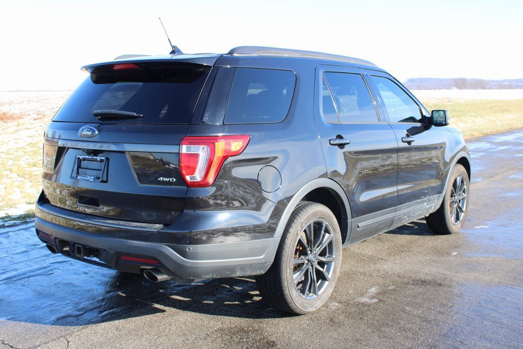 Used 2019 Ford Explorer XLT w/ Equipment Group 202A image 7