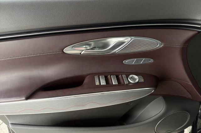 Used 2022 Genesis GV70 2.5T w/ Advanced Package image 11