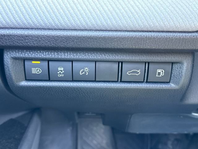 Used 2025 Toyota Camry SE w/ Convenience Package FWD image 34