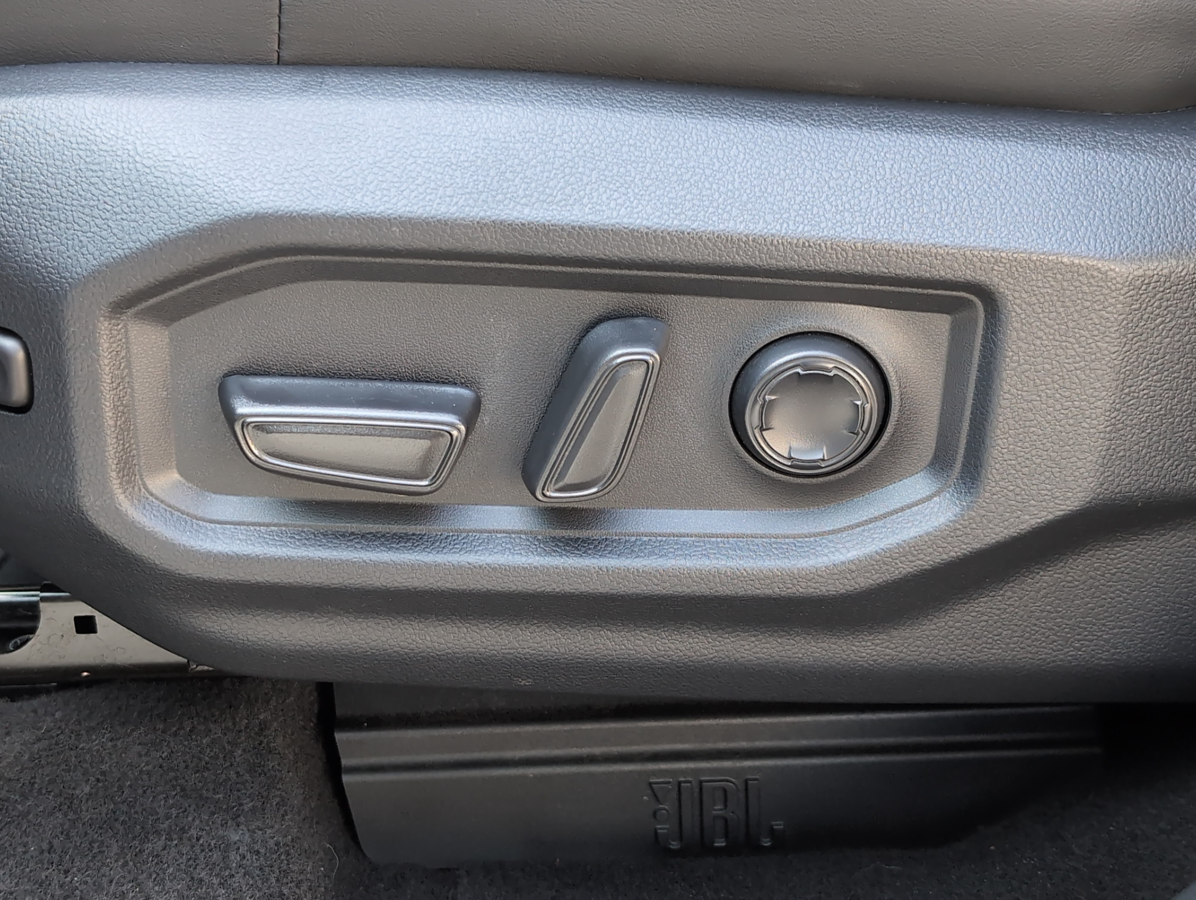 Used 2023 Toyota Sequoia Capstone AWD/4WD image 17