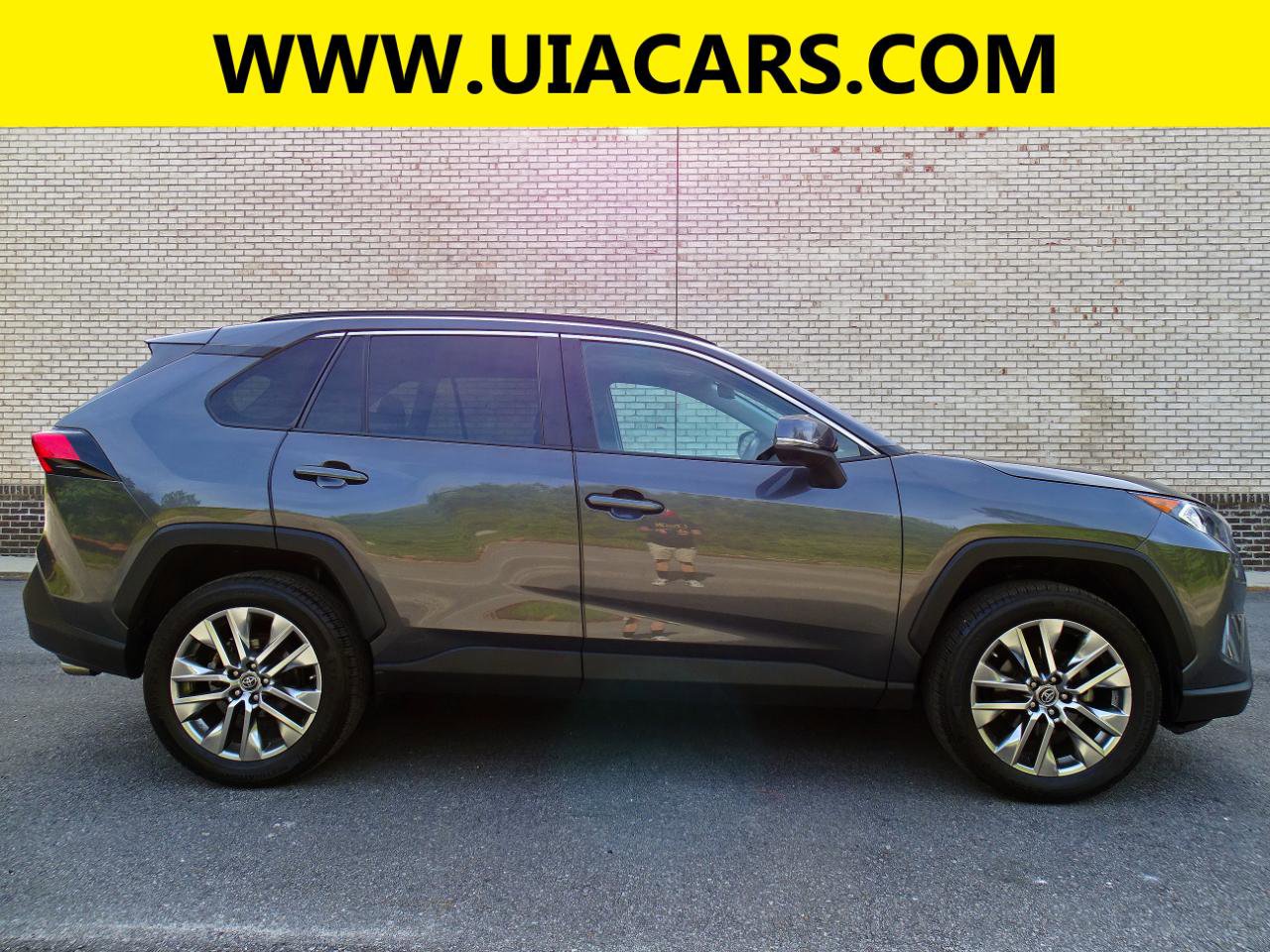 Used 2019 Toyota RAV4 XLE Premium w/ Cold Weather Package AWD/4WD image 5