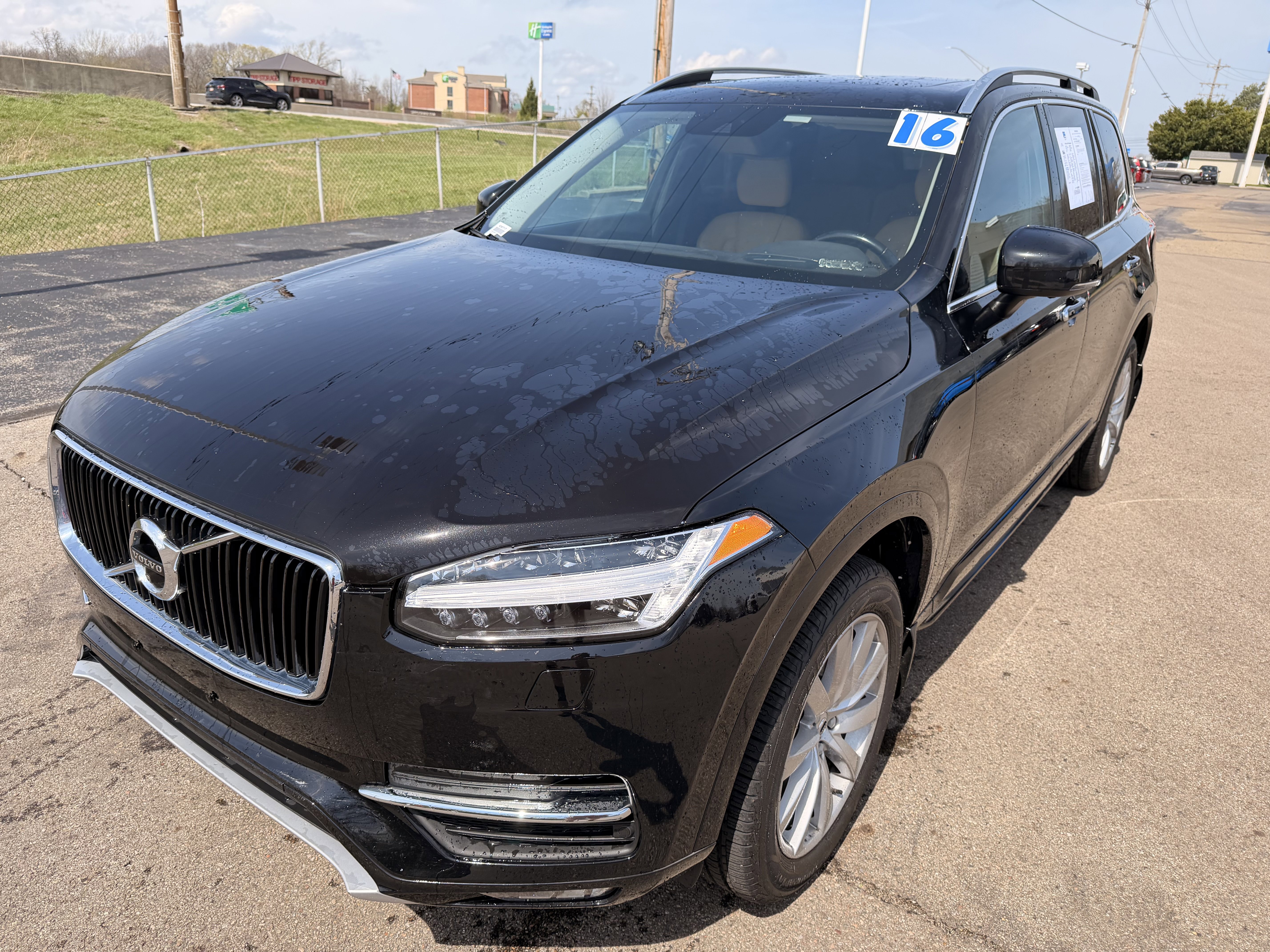 Used 2016 Volvo XC90 T6 Momentum w/ Momentum Plus Package image 7