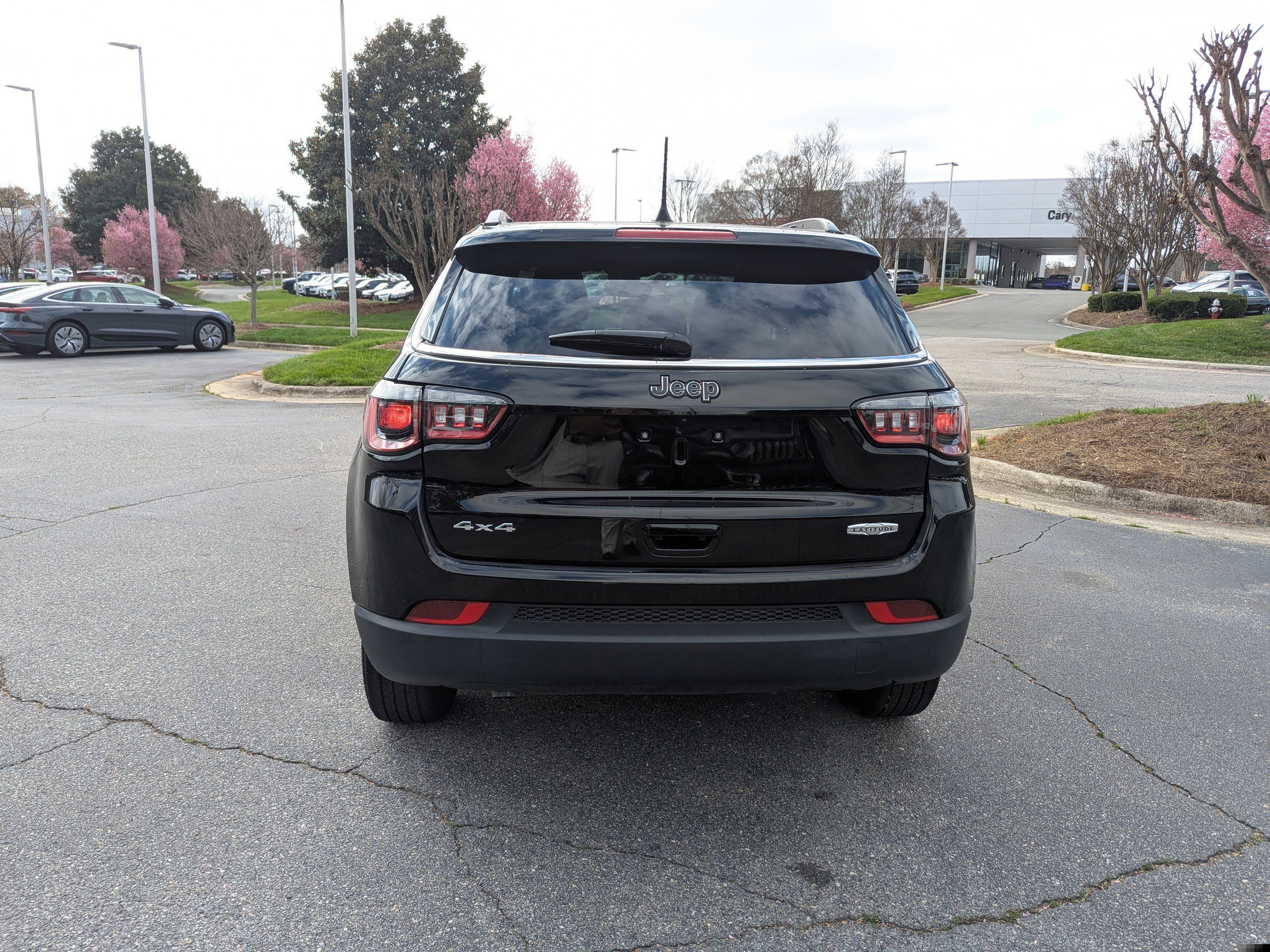 Used 2023 Jeep Compass Latitude w/ Convenience Group image 6