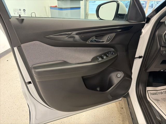 Used 2025 Chevrolet TrailBlazer LT w/ Convenience Package image 39