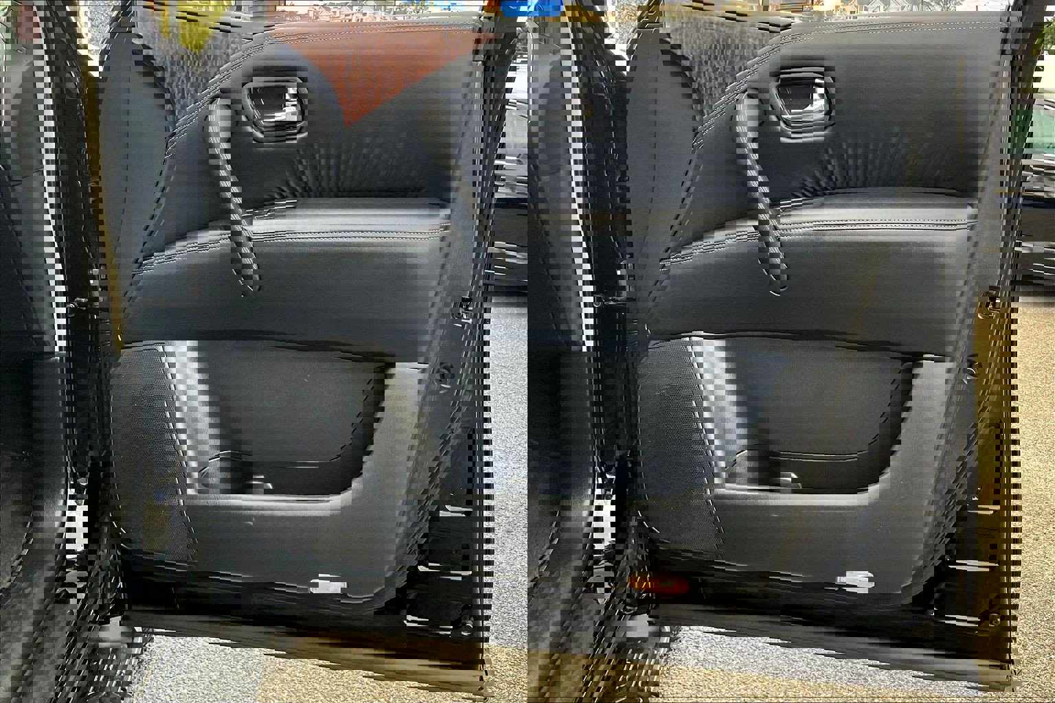 Used 2019 Nissan Armada Platinum image 19