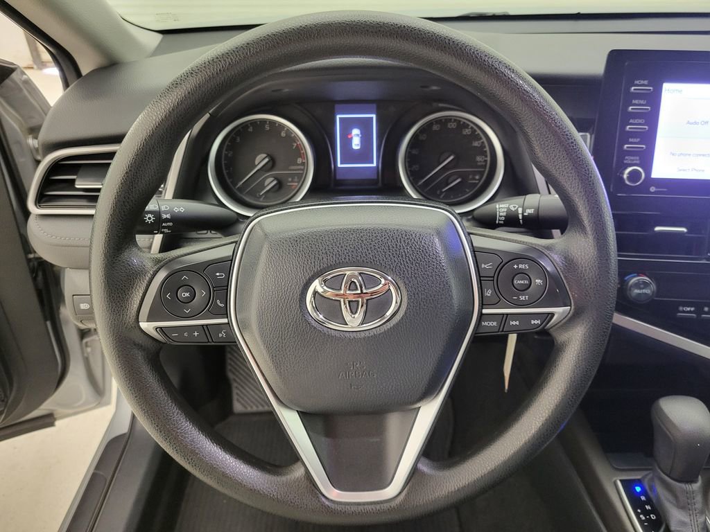 Used 2022 Toyota Camry LE image 4