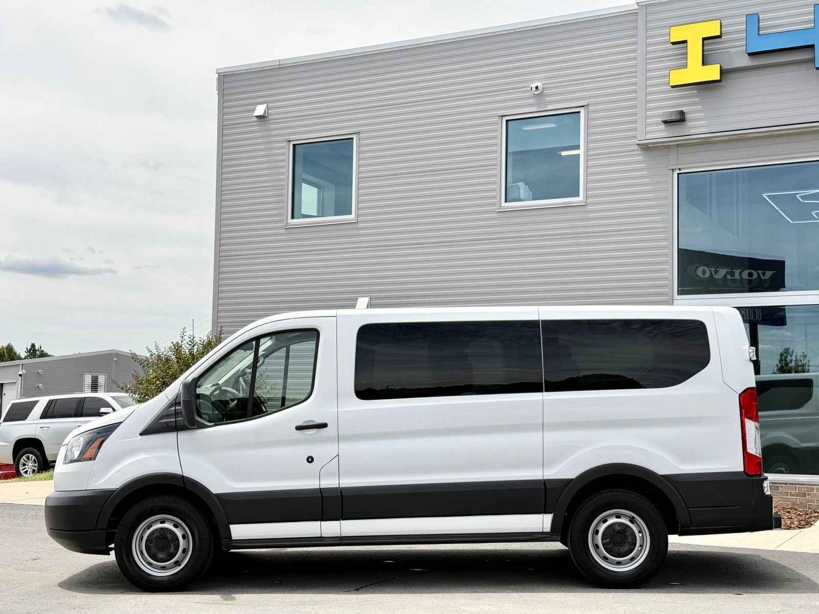 Used 2018 Ford Transit 150 XL RWD image 12