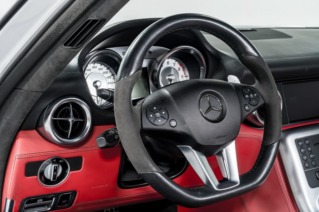 Used 2011 Mercedes-Benz SLS AMG Coupe image 12