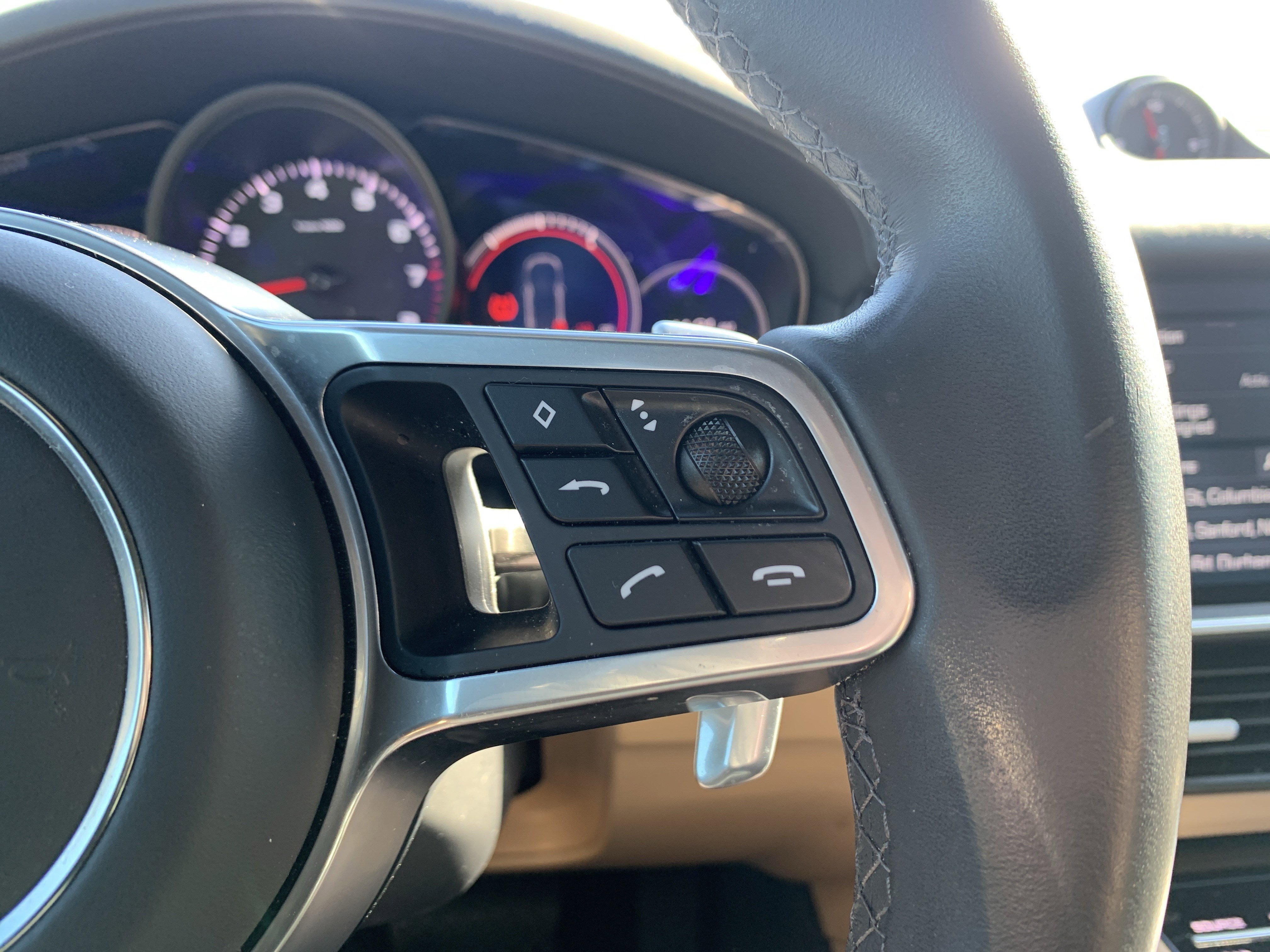 Used 2020 Porsche Cayenne image 20