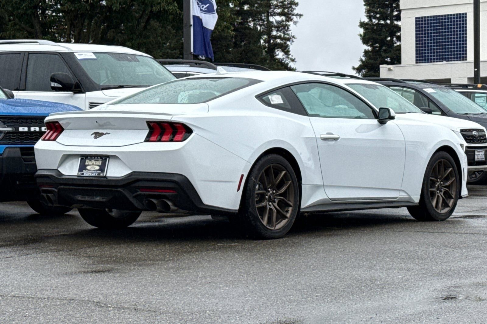 Used 2024 Ford Mustang Premium image 4