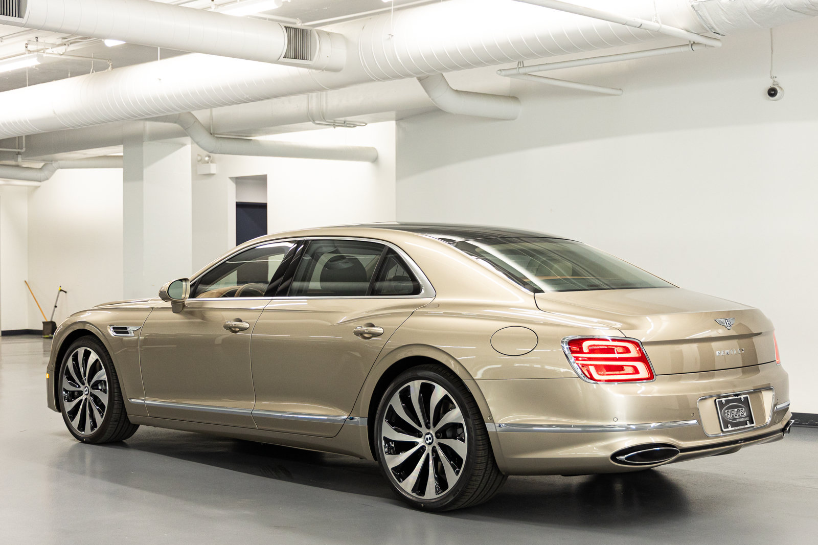Certified 2026 Bentley Flying Spur V8 AWD/4WD image 3