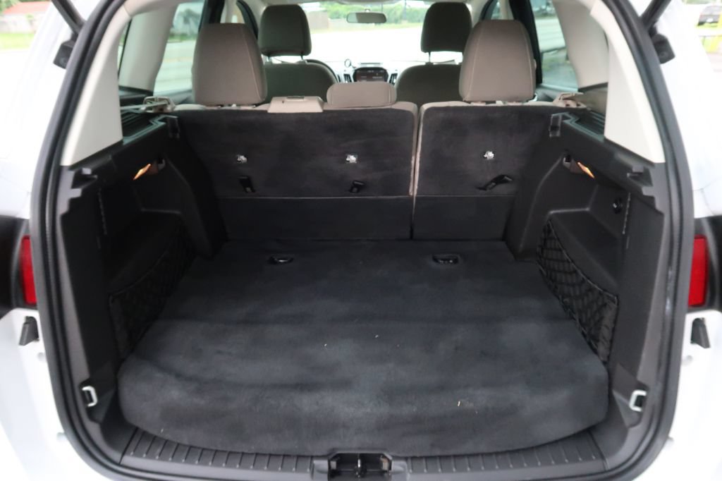 Used 2015 Ford C-MAX SE w/ Equipment Group 203A FWD image 11