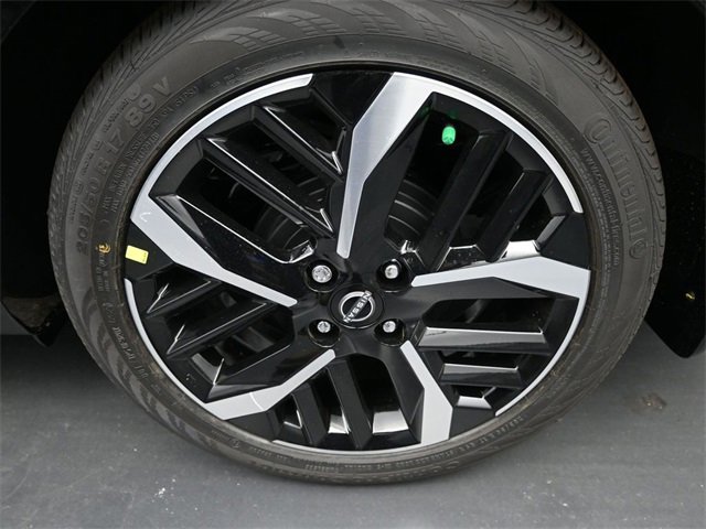 New 2025 Nissan Versa SR w/ Trunk Package image 15