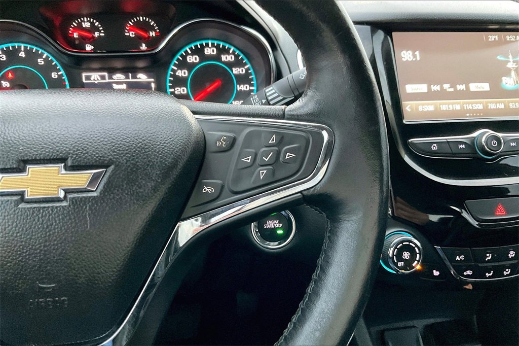 Used 2017 Chevrolet Cruze Premier image 19