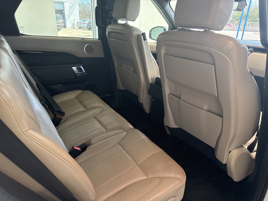 Used 2020 Land Rover Discovery SE AWD/4WD image 21