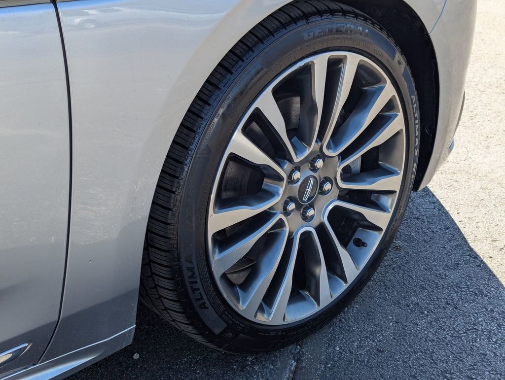 Used 2020 Lincoln Continental AWD w/ Premium Package image 31