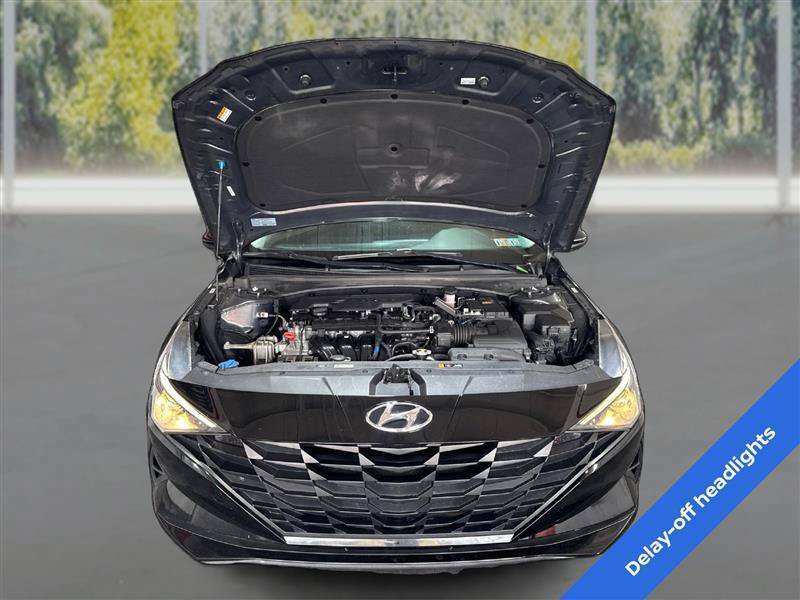 Used 2023 Hyundai Elantra SEL w/ Preferred Accessory Package FWD image 11