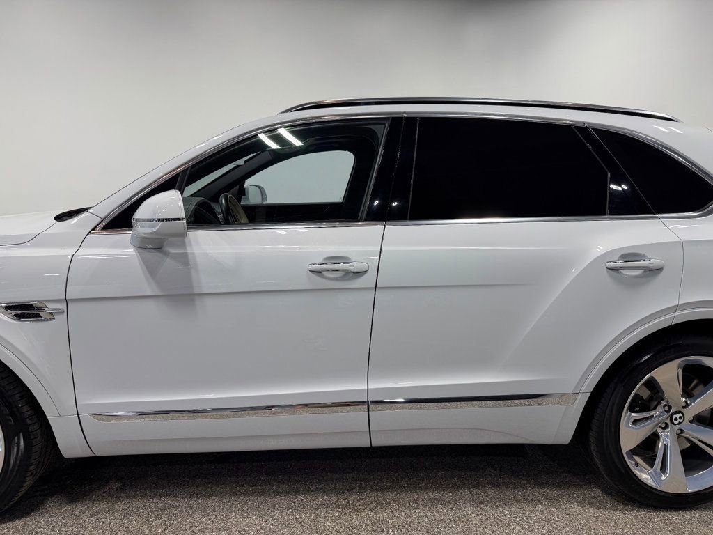 Used 2018 Bentley Bentayga Mulliner AWD/4WD image 13