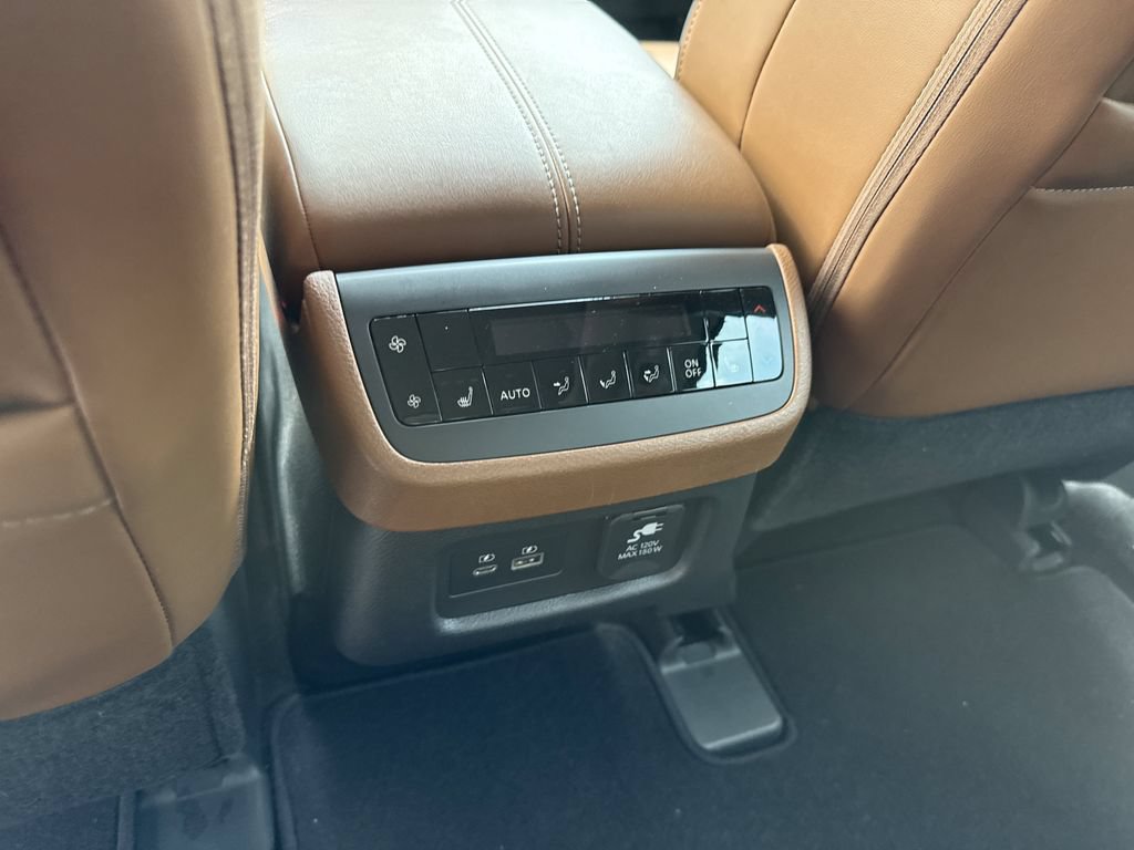 Used 2023 Nissan Pathfinder Platinum AWD/4WD image 22