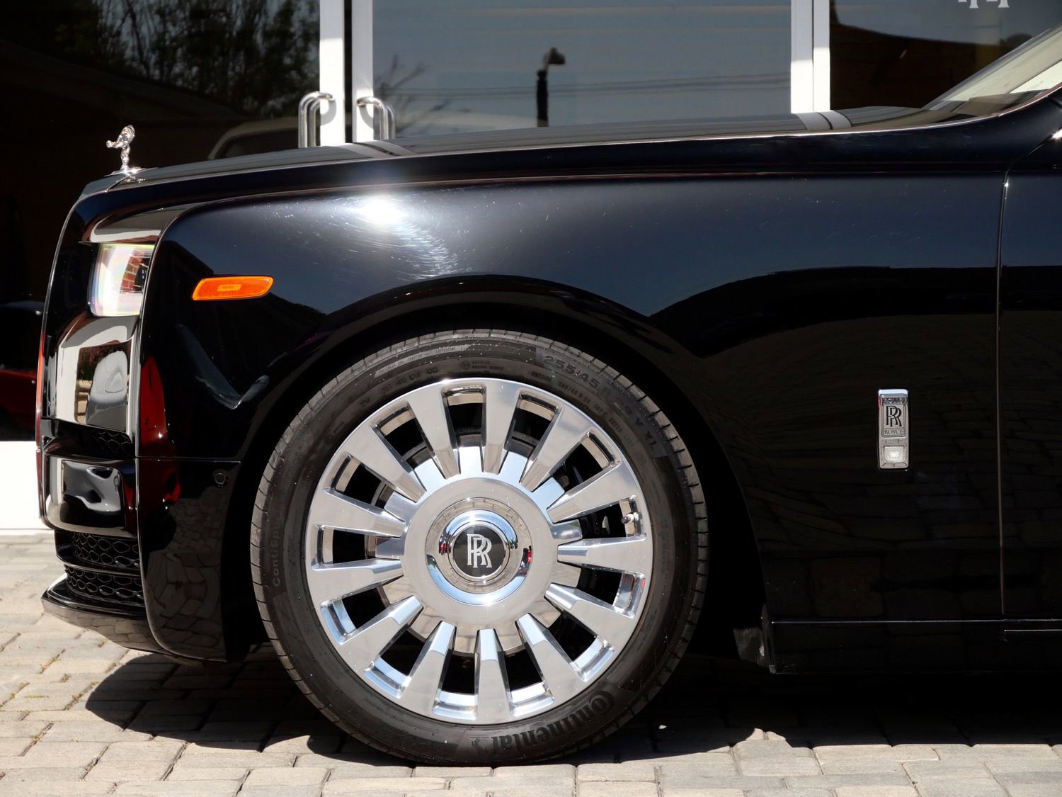 Certified 2022 Rolls-Royce Phantom Extended Wheelbase w/ The Phantom Package RWD image 12