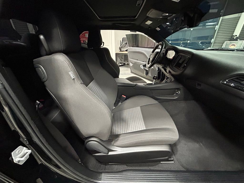 Used 2023 Dodge Challenger R/T w/ Blacktop Package image 40
