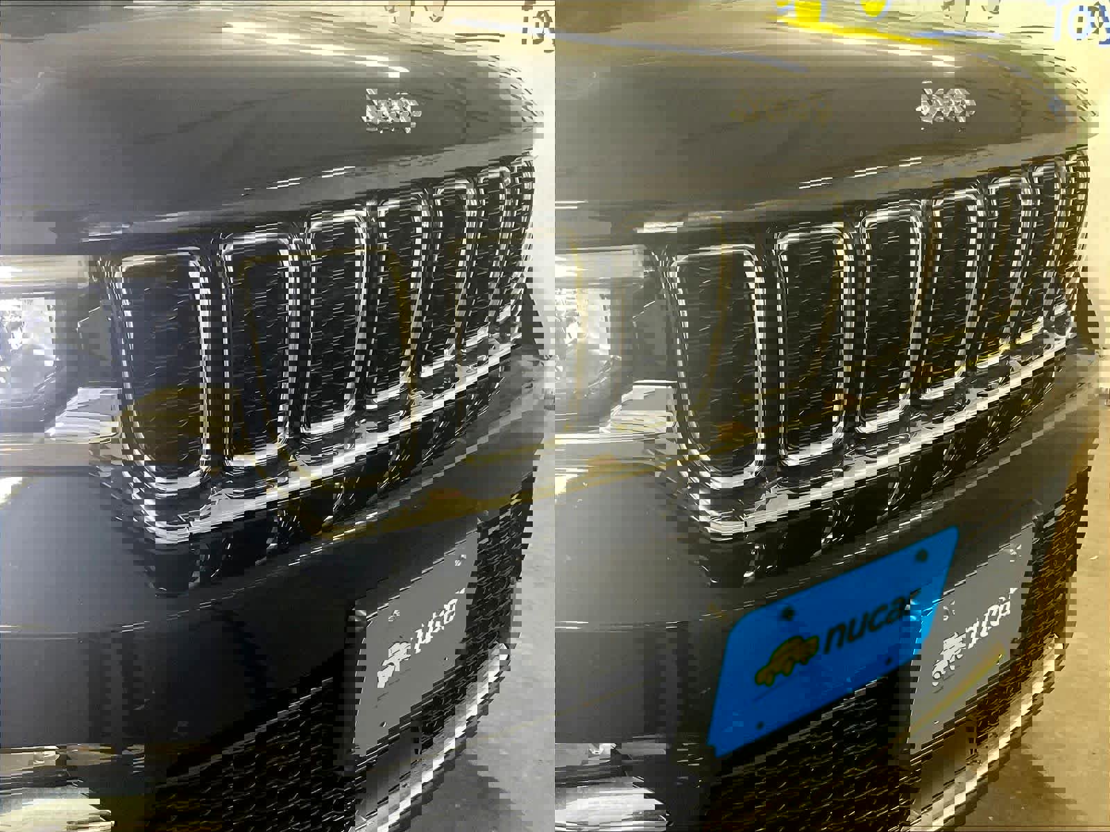 Used 2024 Jeep Grand Cherokee Limited image 32