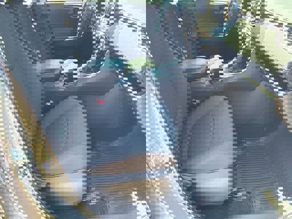 Used 2024 Toyota RAV4 LE image 12