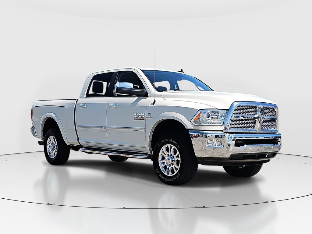 Used 2018 RAM 3500 Laramie w/ Convenience Group AWD/4WD image 3